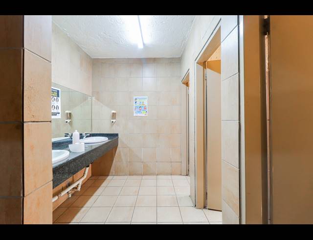 2,266M² BUILDING FOR SALE IN DEVLAND